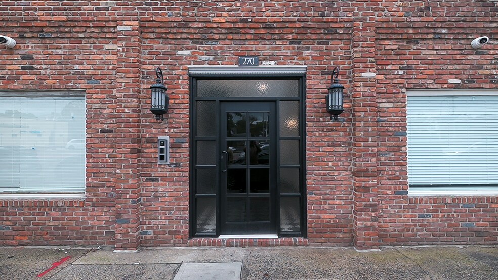 270 Jericho Tpke, Floral Park, NY for lease - Building Photo - Image 1 of 14