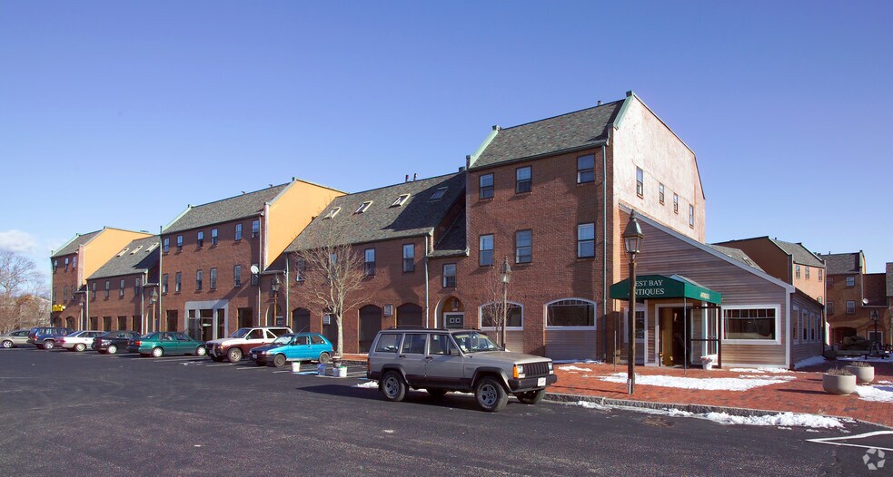 Multifamily in Hyannis, MA for sale - Primary Photo - Image 1 of 1