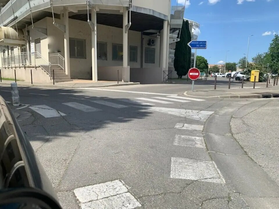 Office in Châteaurenard for sale Building Photo- Image 1 of 8