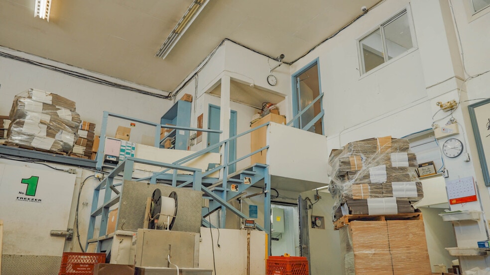 11751 Voyageur Way, Richmond, BC for sale - Building Photo - Image 3 of 14