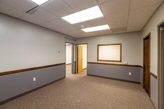 505 King St, La Crosse, WI for lease Interior Photo- Image 2 of 8