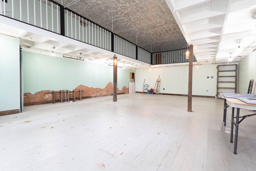 306 S Main, Union, OR for sale - Interior Photo - Image 3 of 30