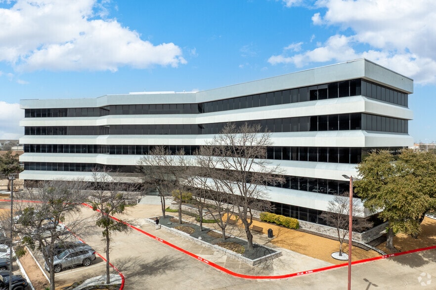 555 Republic Dr, Plano, TX for lease - Building Photo - Image 1 of 12