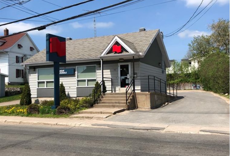 82 Rue Notre-Dame, St-Alexis-des-Monts, QC for sale Primary Photo- Image 1 of 1