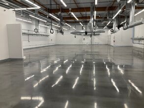 9419 Mason Ave, Chatsworth, CA for lease Building Photo- Image 2 of 2