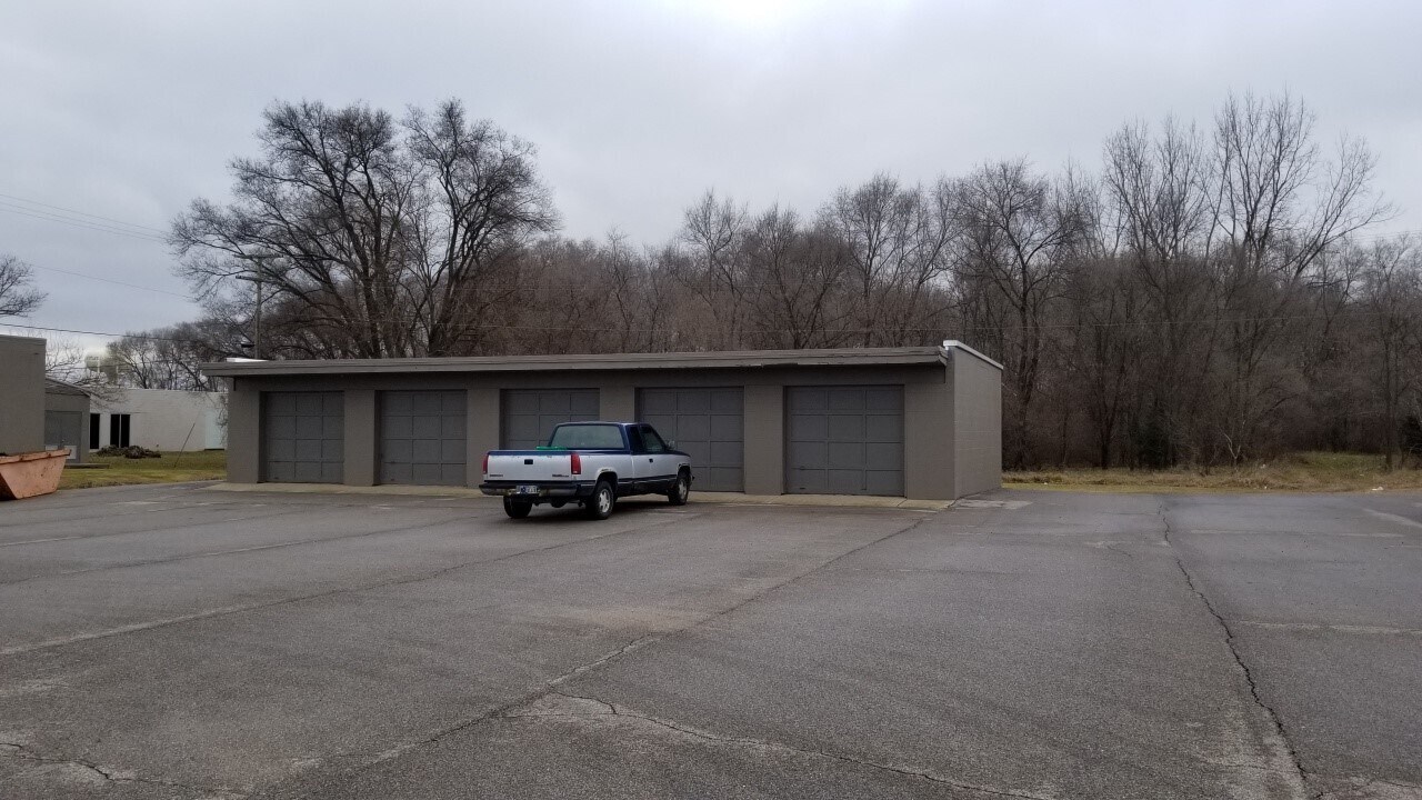 2000 Middlebury St, Elkhart, IN 46516 Industrial for Lease