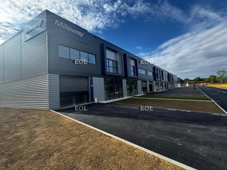 Flex in Villebon-sur-Yvette for lease - Building Photo - Image 1 of 8