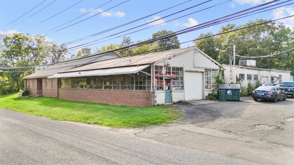 435 Bridgeport Ave, Shelton, CT for sale - Building Photo - Image 2 of 23