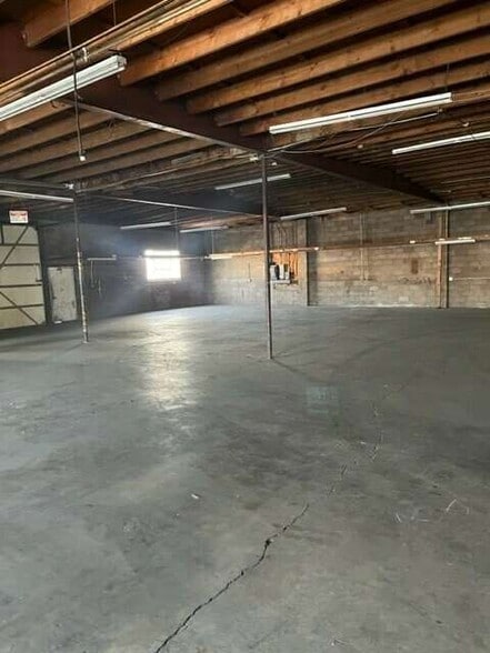 11319 Vanowen St, North Hollywood, CA for lease - Interior Photo - Image 3 of 3