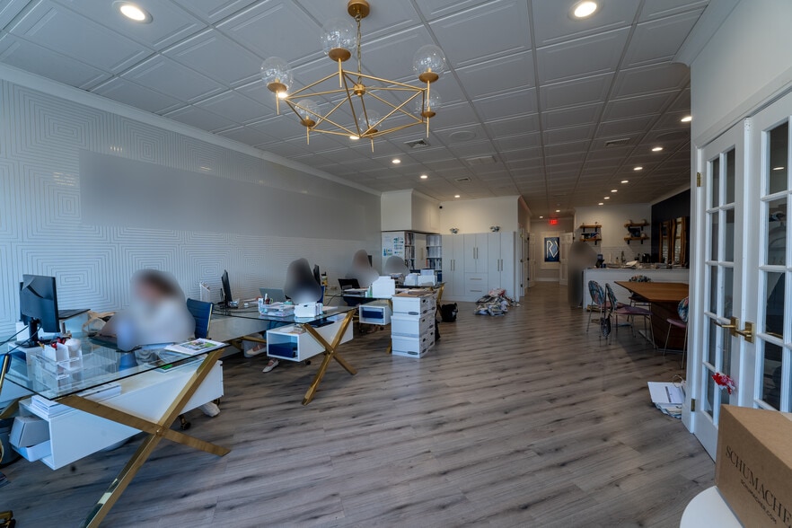 12-16 Laurel Rd, East Northport, NY for lease - Building Photo - Image 2 of 8