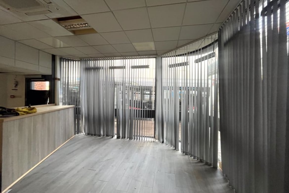 221-223 High St, Gateshead for lease Interior Photo- Image 1 of 3