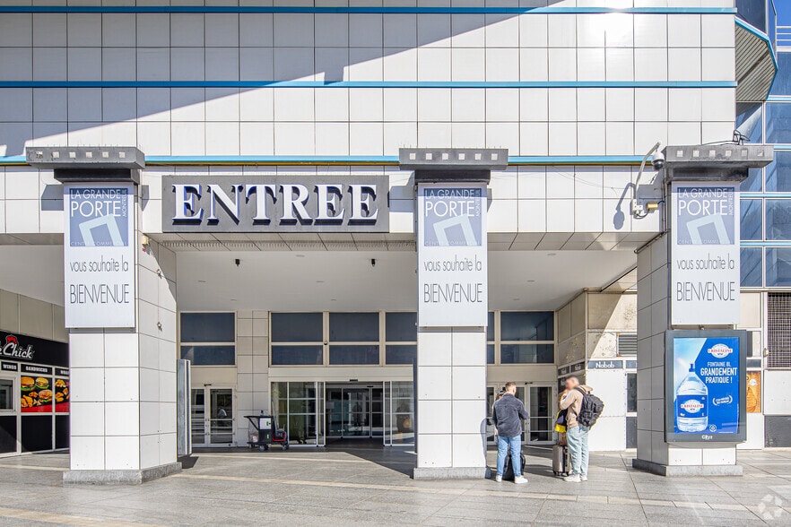 Office in Montreuil for lease - Building Photo - Image 3 of 8