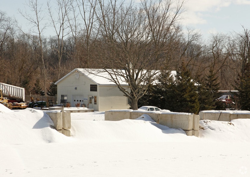 6350 Whitmore Lake Rd, Whitmore Lake, MI for sale - Building Photo - Image 1 of 2