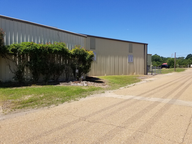 131 Hudson Loop Rd, El Dorado, AR for lease - Building Photo - Image 3 of 5