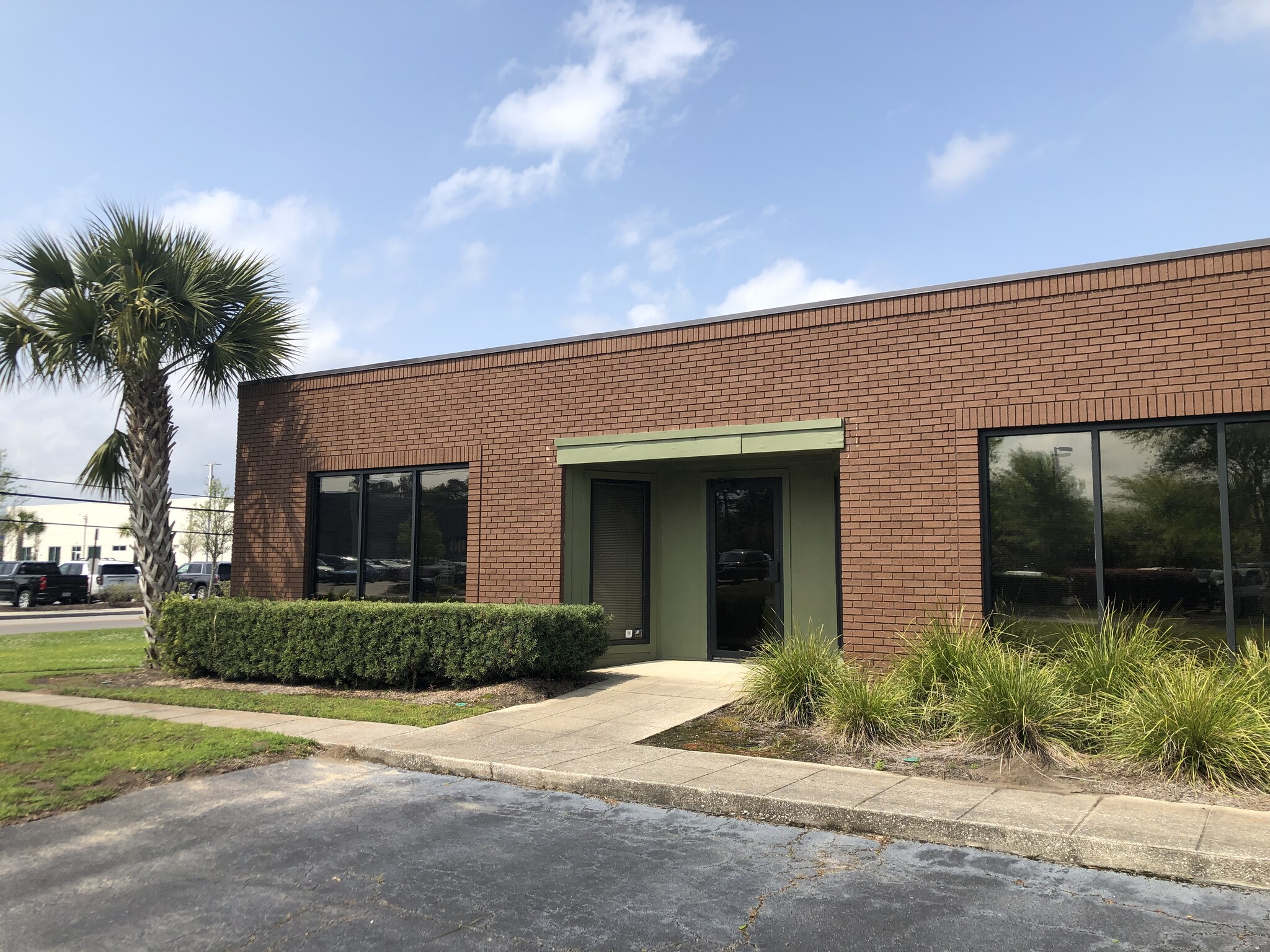 60 Markfield Dr, Charleston, SC for lease Building Photo- Image 1 of 4