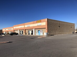 1060 Doniphan Park Cir, El Paso, TX for lease Building Photo- Image 1 of 1