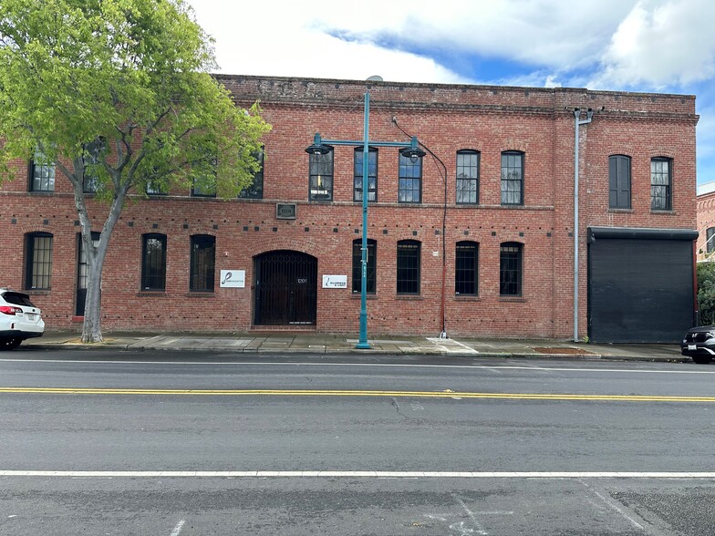 1201 Park Ave, Emeryville, CA for lease - Building Photo - Image 1 of 1