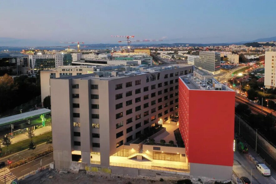 Office in Nice for lease - Building Photo - Image 2 of 32