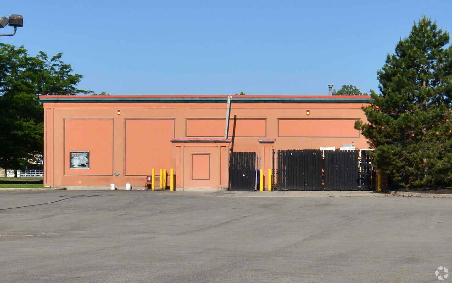 2875 Niagara Falls Blvd, Amherst, NY 14228