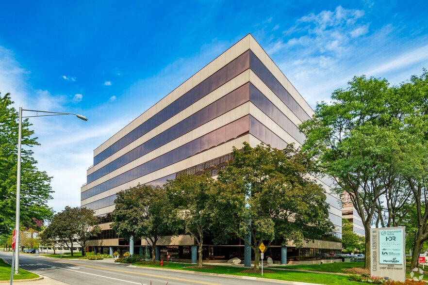 9450 W Bryn Mawr Ave, Rosemont, IL for lease - Building Photo - Image 2 of 7