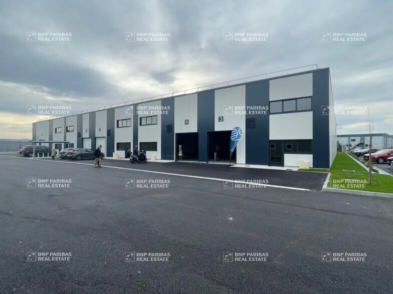 Flex in Blanquefort for sale - Building Photo - Image 3 of 7