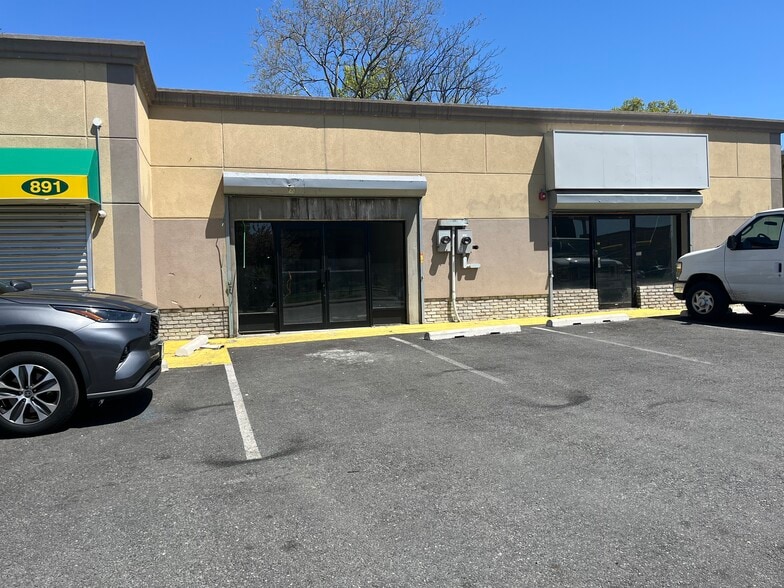 891-899 Clinton Ave, Irvington, NJ for lease - Building Photo - Image 1 of 5
