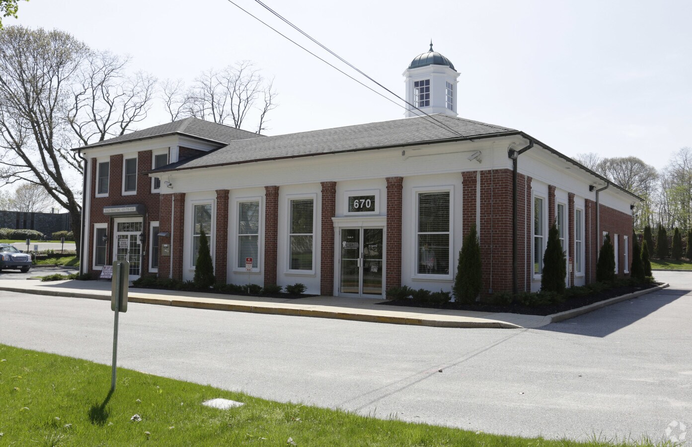 670 Old Willets Path, Hauppauge, NY 11788