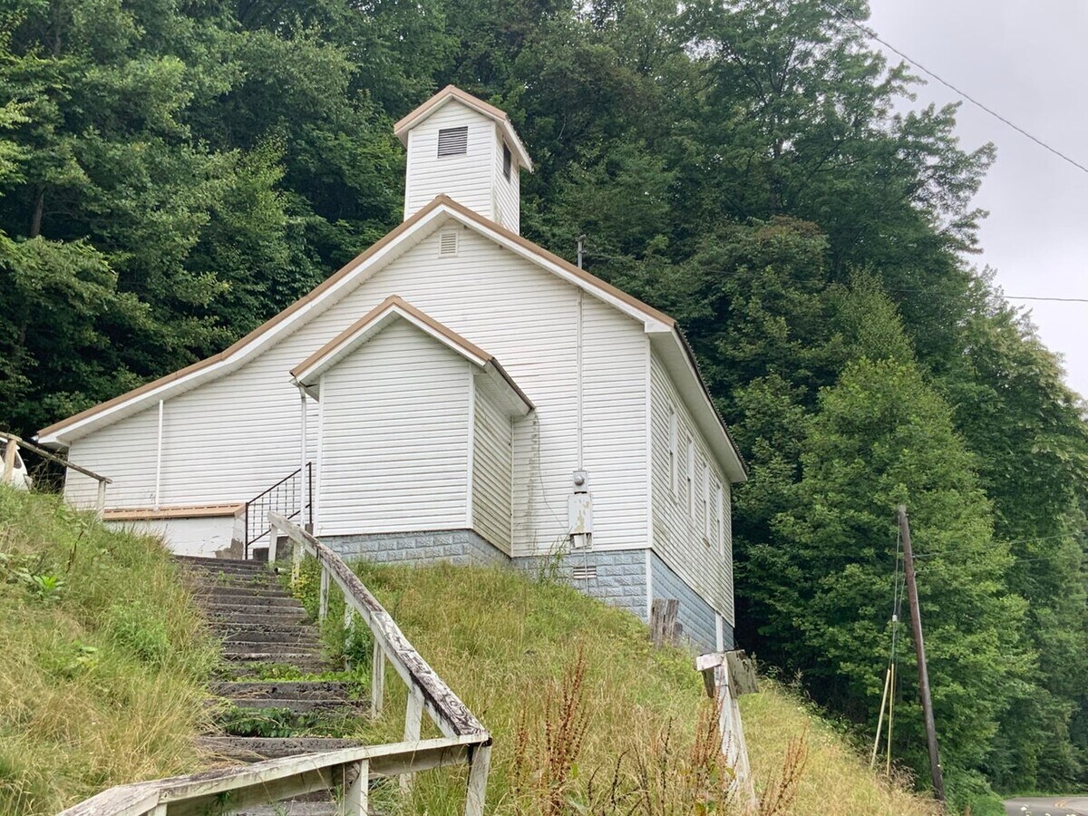 520 N Inman St, Appalachia, VA 24216