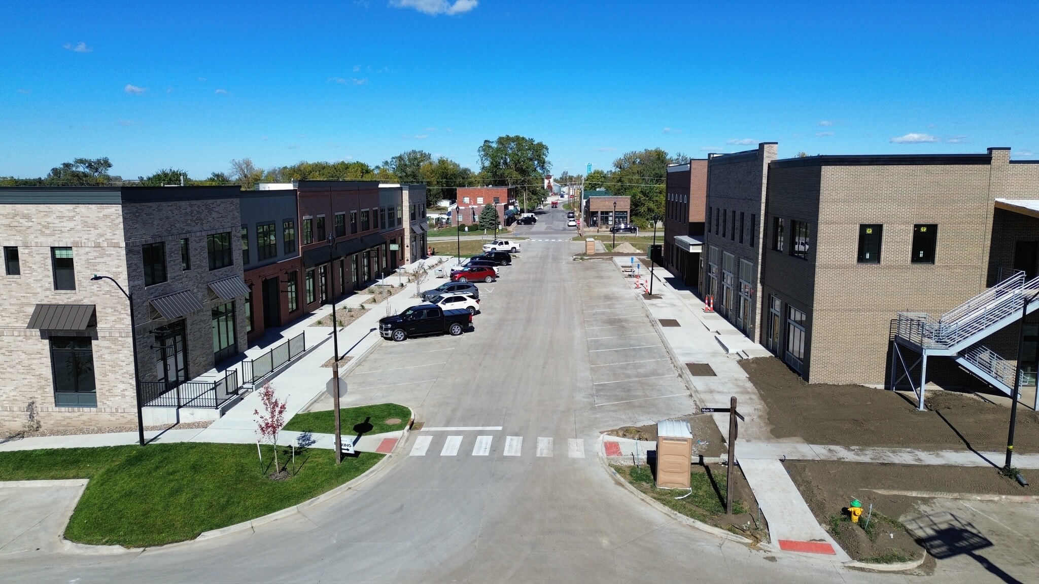 1107 S 44th Pl, Cumming, IA for lease Primary Photo- Image 1 of 6