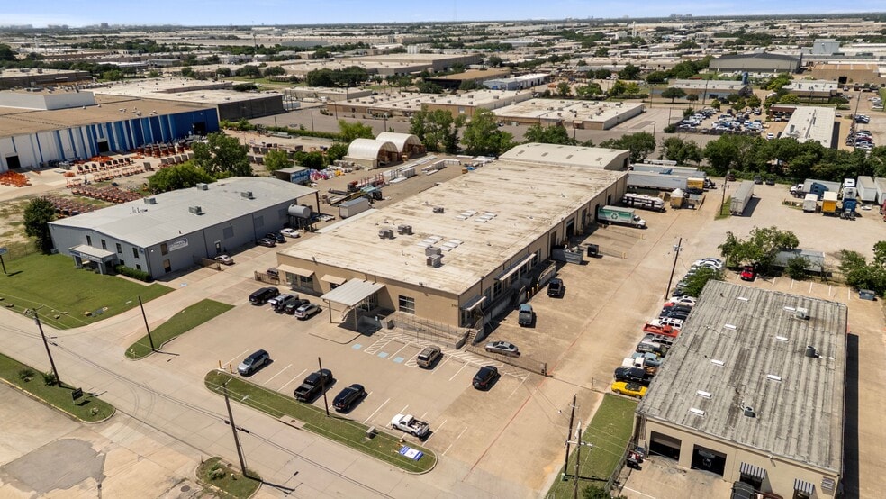 2747 Oakland Ave, Garland, TX for sale - Building Photo - Image 3 of 17