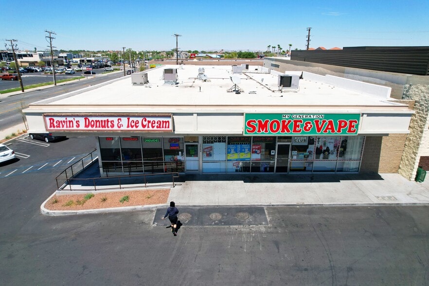 Shops to Superior Grocers Center portfolio of 2 properties for sale on LoopNet.com - Building Photo - Image 2 of 35