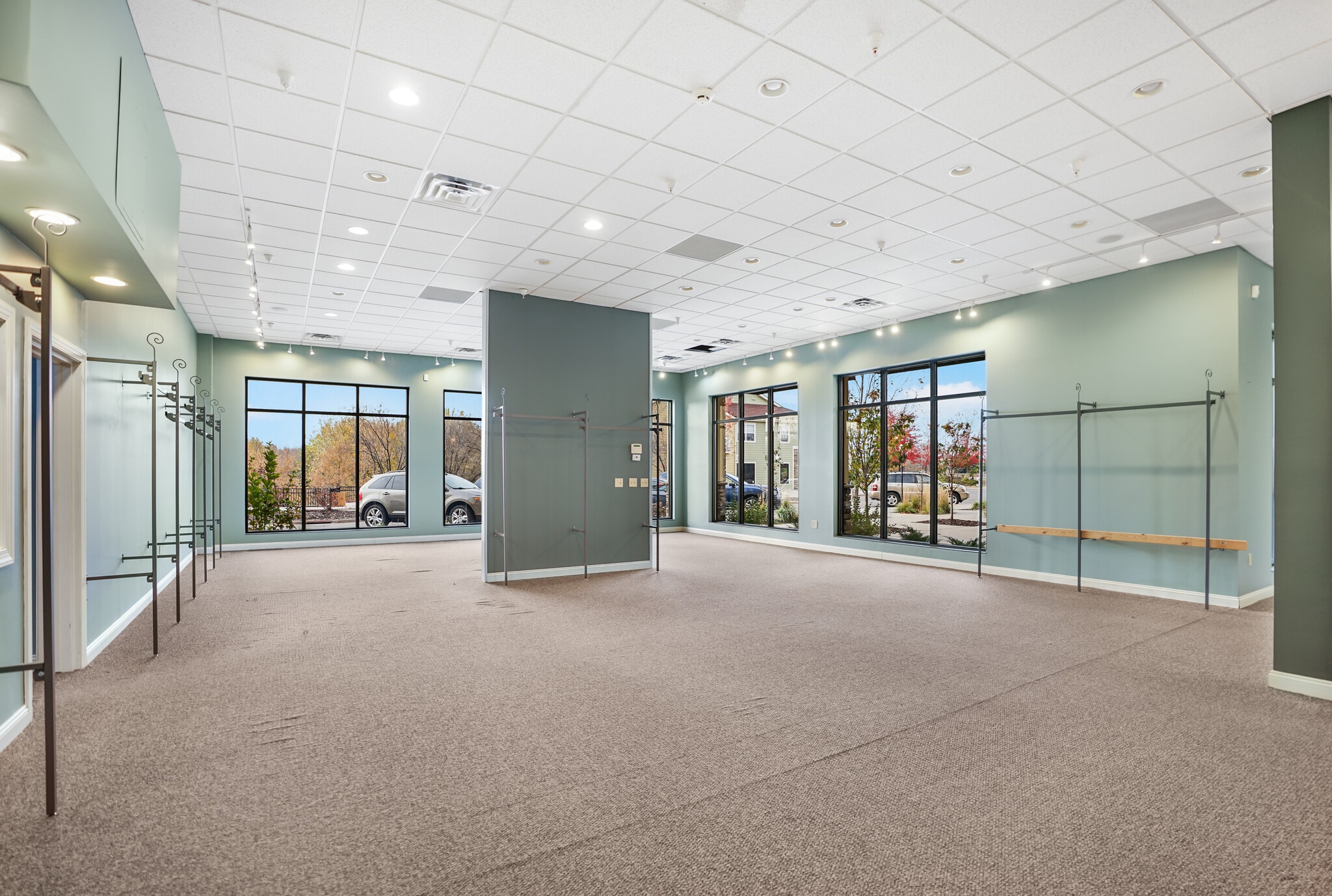 10225 City Walk Dr, Woodbury, MN for lease Interior Photo- Image 1 of 5
