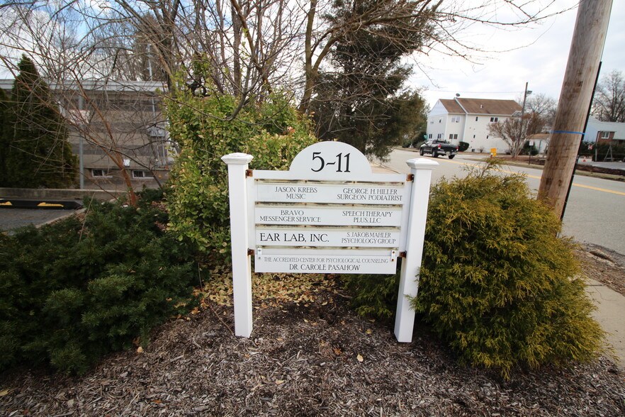 511 Saddle River Rd, Fair Lawn, NJ 07410