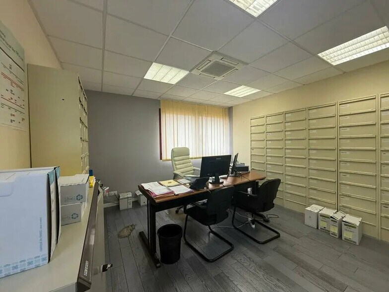 Office in Évreux for lease - Interior Photo - Image 2 of 11