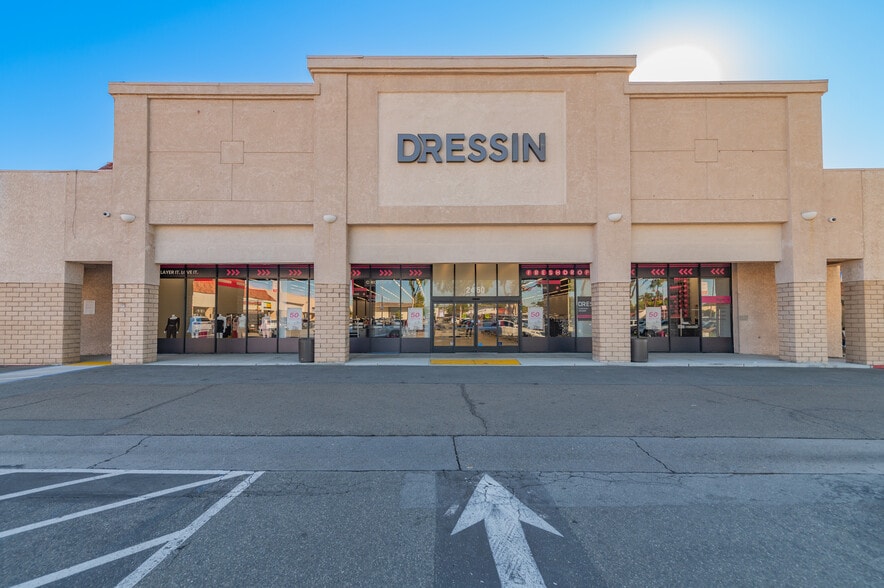 2450 E Chapman Ave, Fullerton, CA for lease - Building Photo - Image 1 of 10