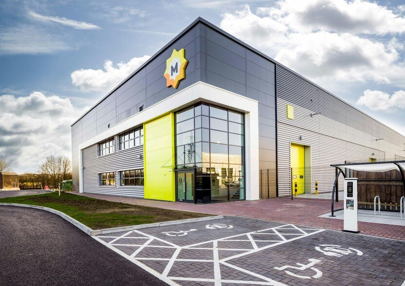 Chelmsford Rd, Rayleigh for lease - Building Photo - Image 2 of 10