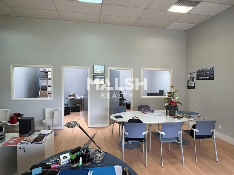 Office in Brignais for lease - Interior Photo - Image 3 of 9