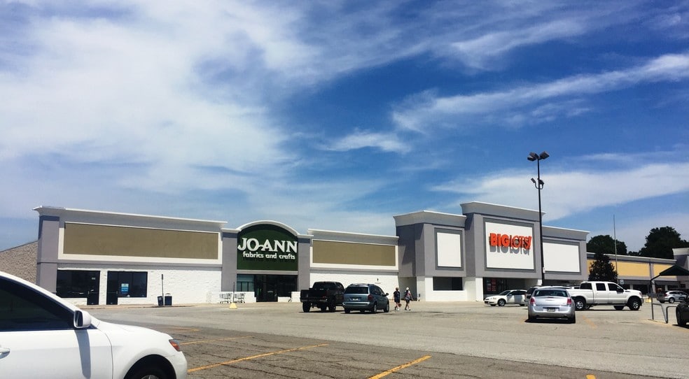 2130-2166 E Markland Ave, Kokomo, IN for lease - Building Photo - Image 1 of 5