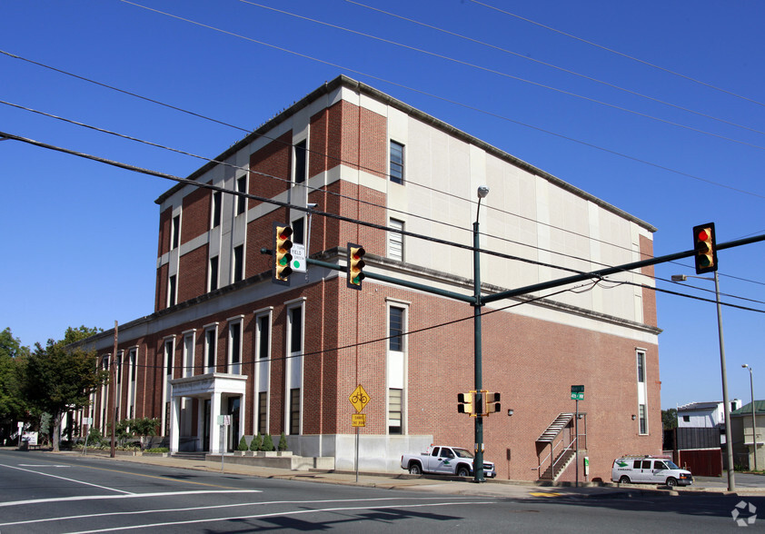 401-419 W Main St, Charlottesville, VA for sale - Building Photo - Image 1 of 2