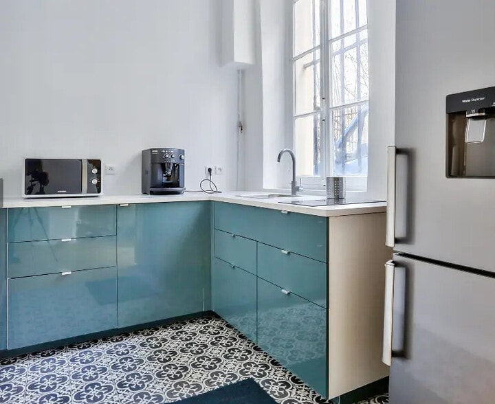 Coworking Space in Paris for lease - Interior Photo - Image 3 of 7