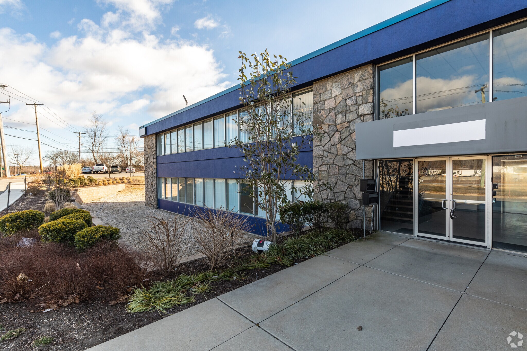 45 S Service Rd, Plainview, NY for lease Building Photo- Image 1 of 30