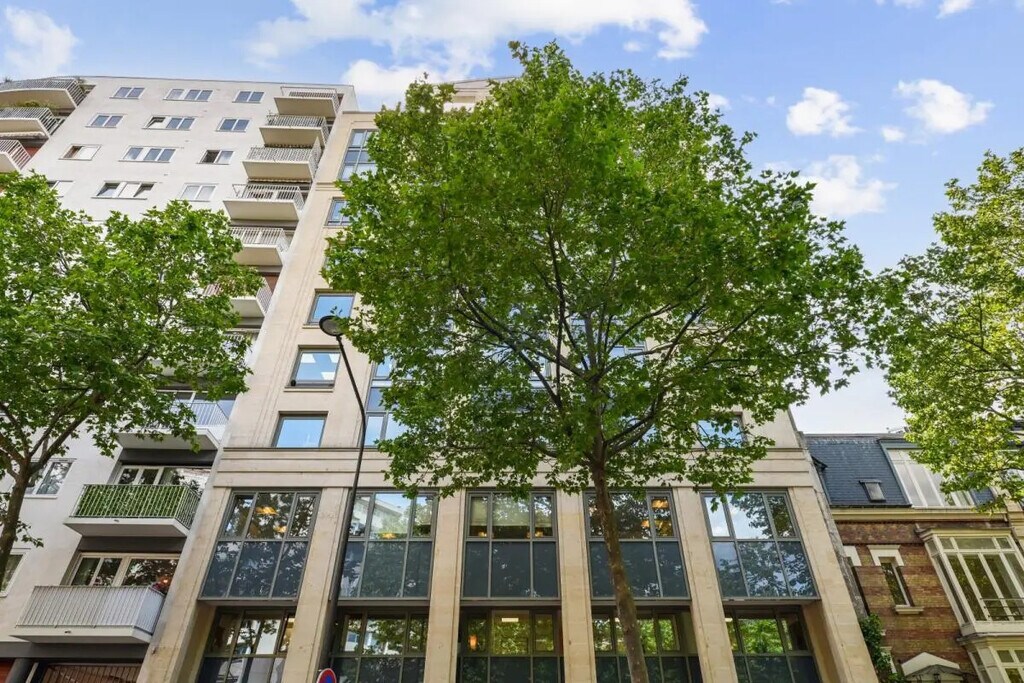 Location Bureaux 277 m² - Photo 1
