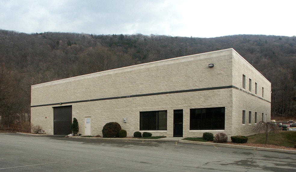 38 Route 9, Fishkill, NY for lease - Building Photo - Image 3 of 5
