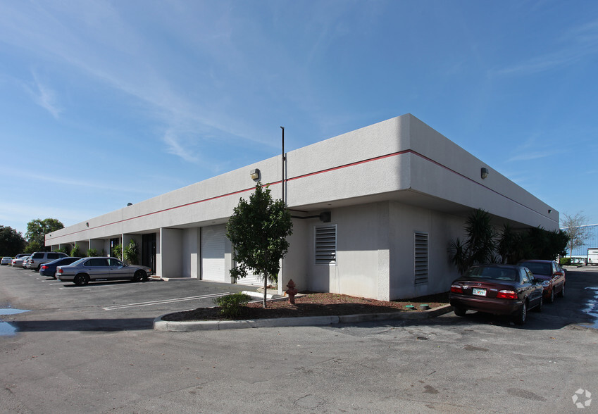 1750 N Florida Mango Rd, West Palm Beach, FL for lease - Building Photo - Image 2 of 2