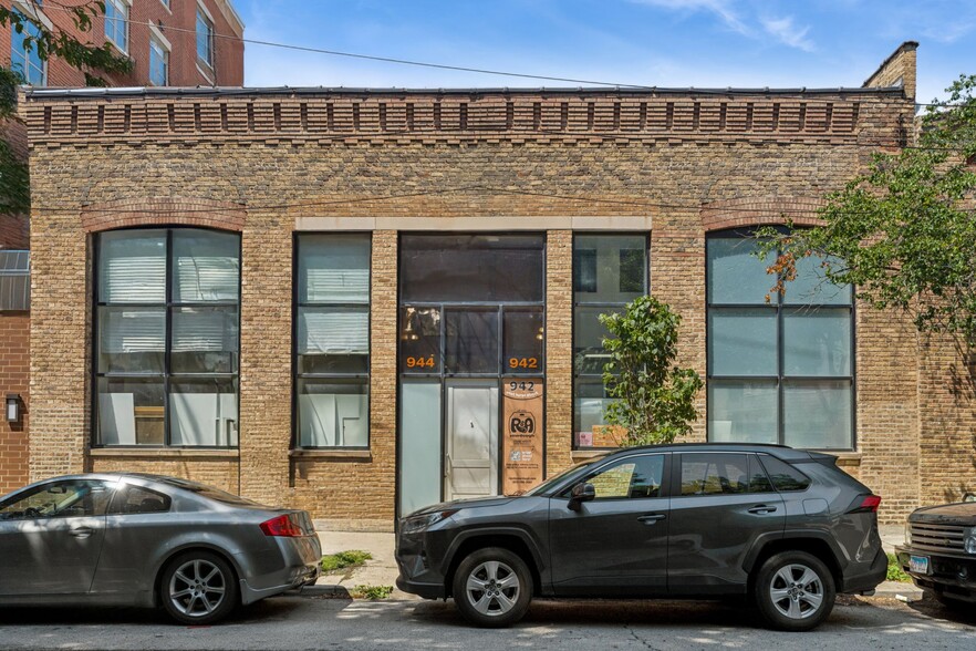 942-944 W Huron St, Chicago, IL for sale - Building Photo - Image 1 of 51