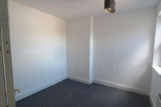 63 Scrooby Rd, Doncaster for lease Interior Photo- Image 2 of 4