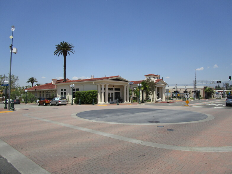 348 Orange St, Redlands, CA for sale - Building Photo - Image 3 of 7