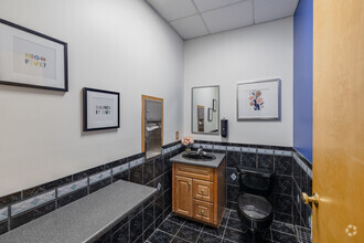 15565 Northland Dr, Southfield, MI for lease Interior Photo- Image 1 of 4