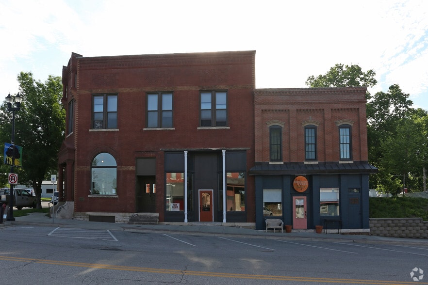 706 Main St, Eudora, KS 66025