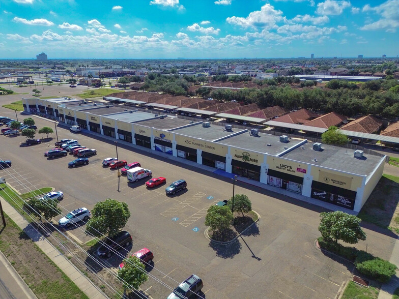 2511-2513 Buddy Owens Blvd, McAllen, TX for lease - Building Photo - Image 3 of 10